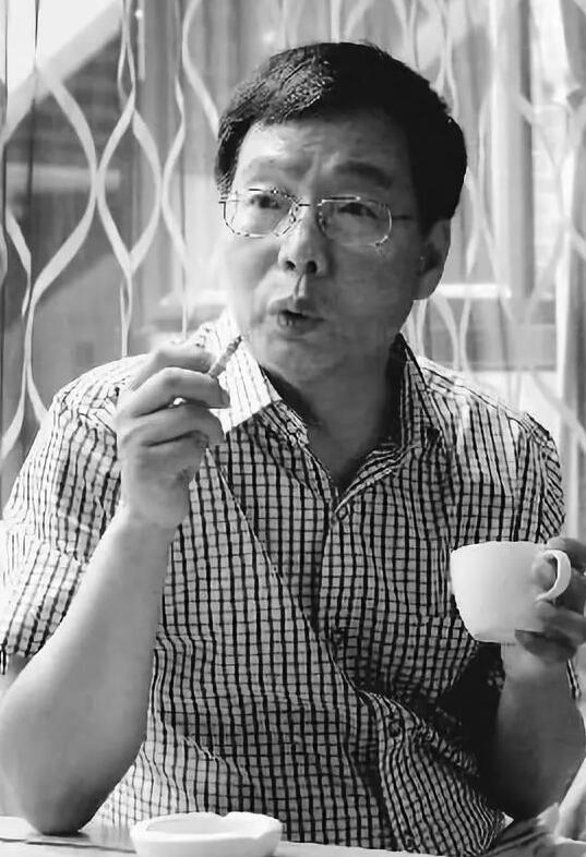 “北大屠夫”陆步轩公家人身份2.jpg