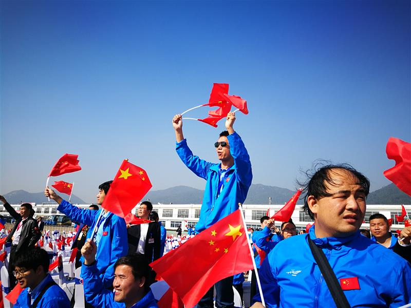 AG600飞机首飞现场激动.jpg